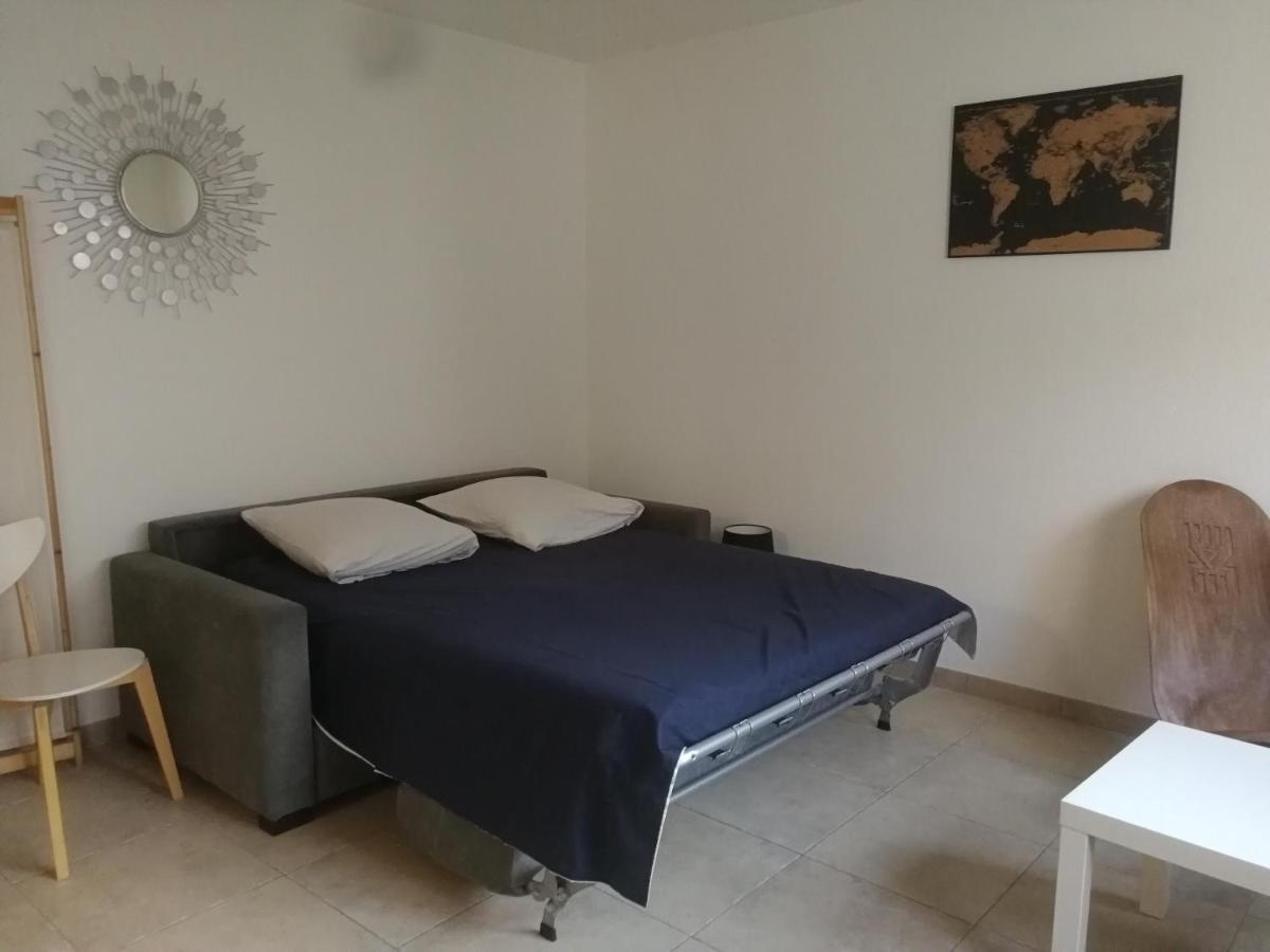 Studio Climatise Dans Residence Avec Piscine Et Tennis Hyeres Bagian luar foto
