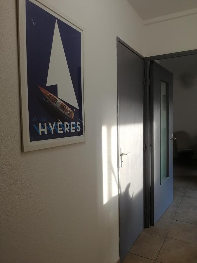 Studio Climatise Dans Residence Avec Piscine Et Tennis Hyeres Bagian luar foto