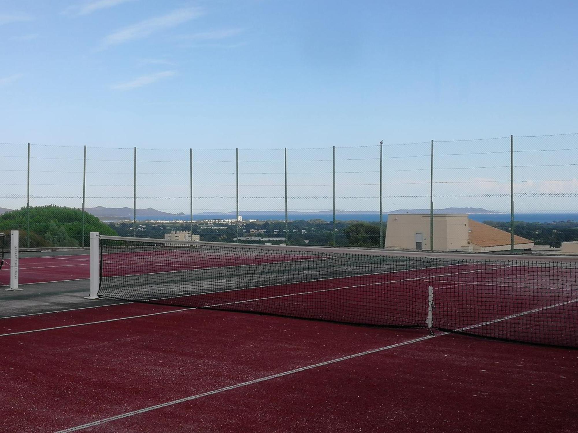 Studio Climatise Dans Residence Avec Piscine Et Tennis Hyeres Bagian luar foto