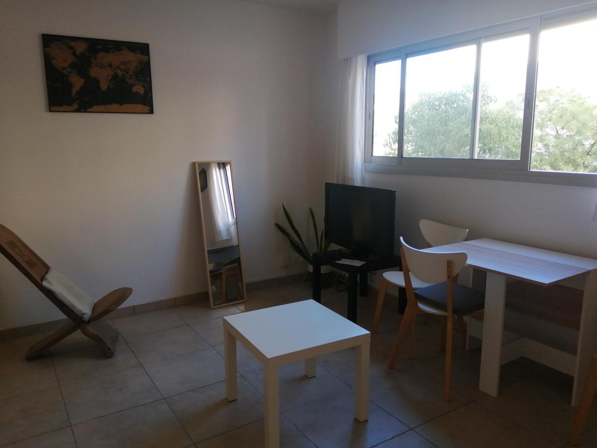 Studio Climatise Dans Residence Avec Piscine Et Tennis Hyeres Bagian luar foto